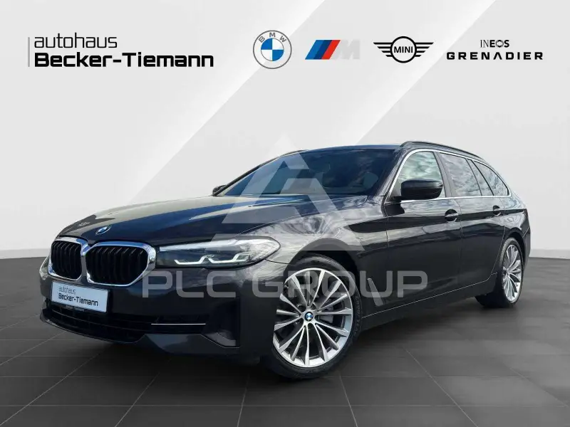 2023 BMW 520
