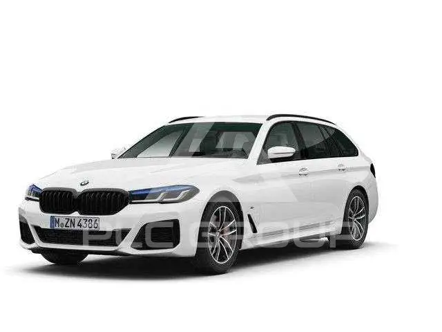 2023 BMW 520