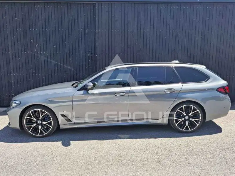 2023 BMW 520