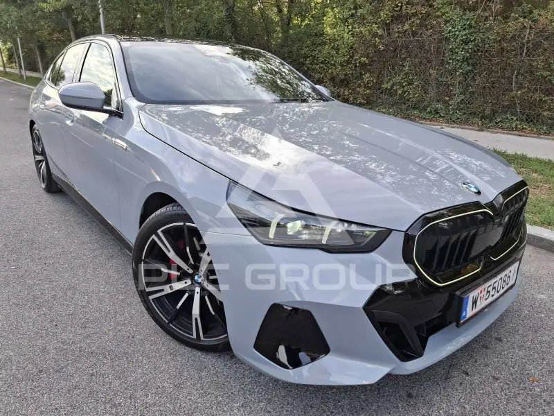 2023 BMW 520