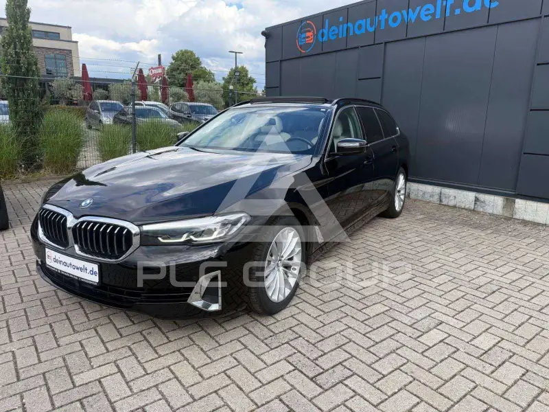 2023 BMW 520