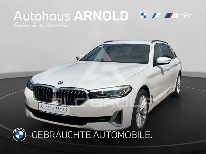 2023 BMW 520