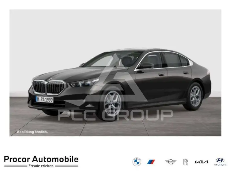 2023 BMW 520