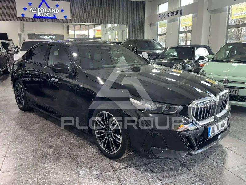 2023 BMW 520