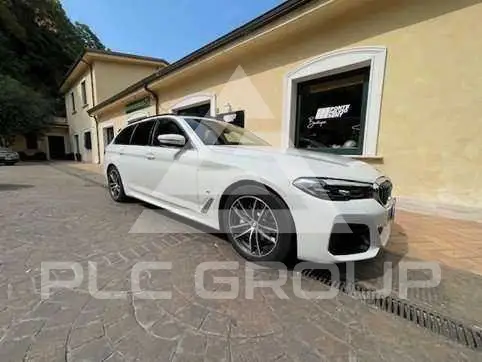 2023 BMW 520