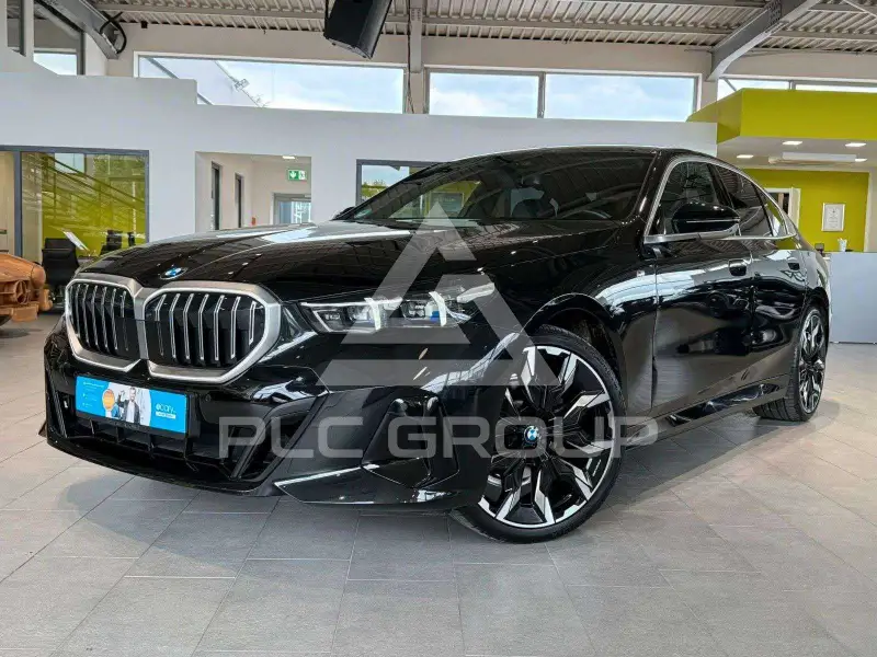 2023 BMW 520