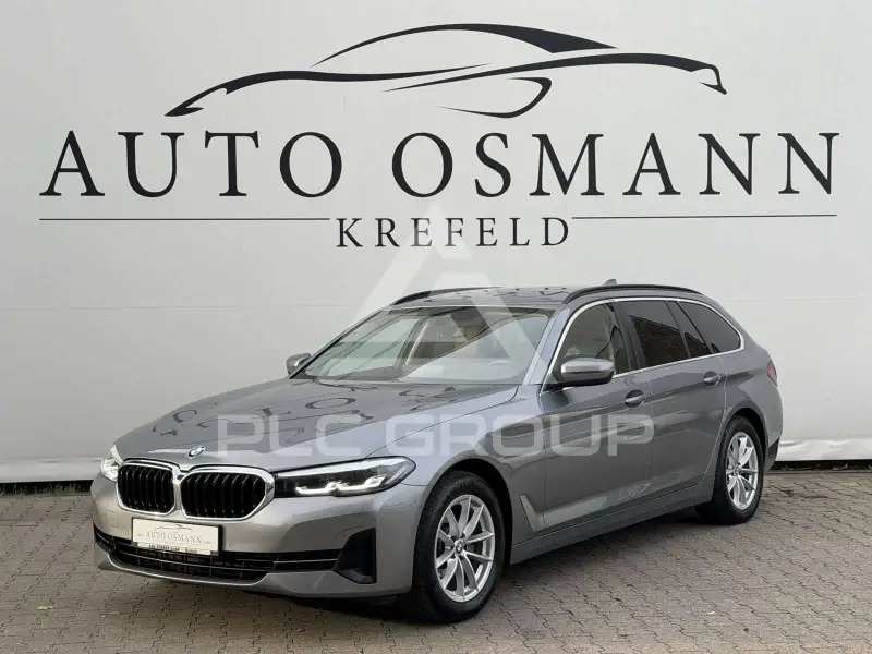 2023 BMW 520