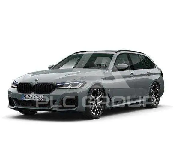 2023 BMW 520