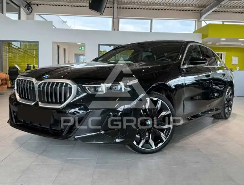 2023 BMW 520