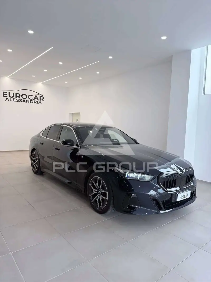 2023 BMW 520