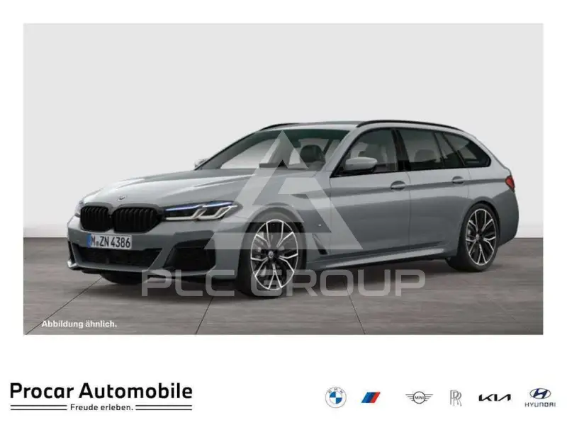 2023 BMW 520