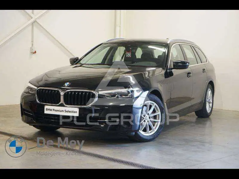 2023 BMW 520