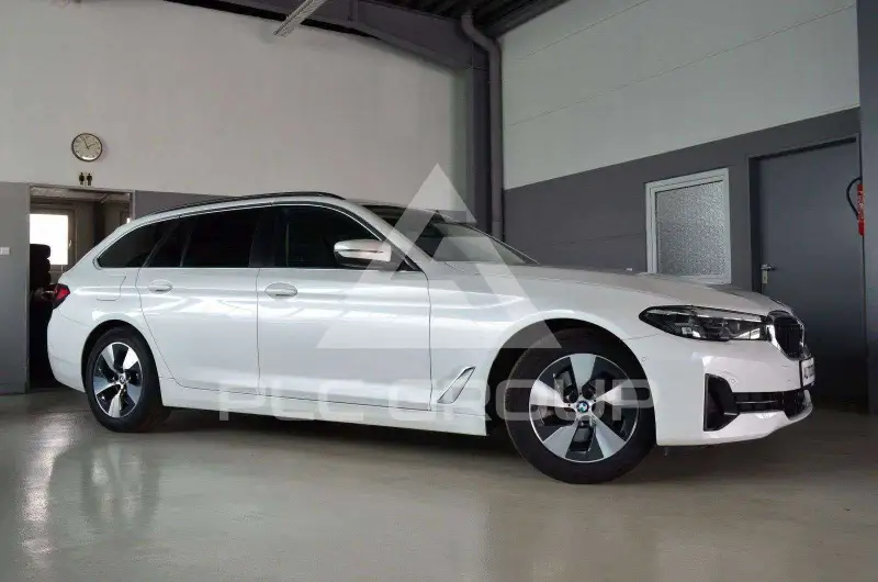2023 BMW 520