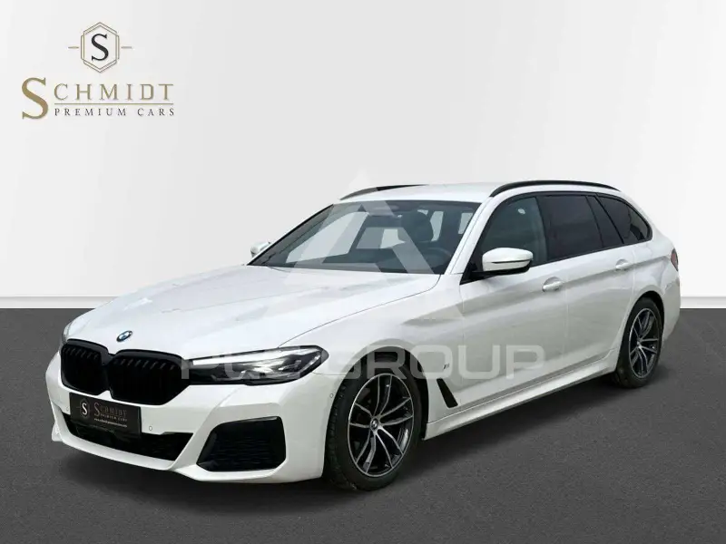 2023 BMW 520