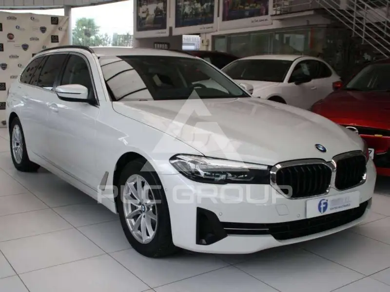 2023 BMW 520