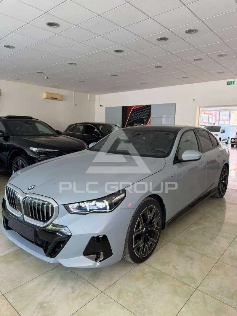 2023 BMW 520