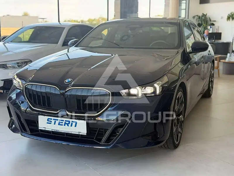 2023 BMW 520