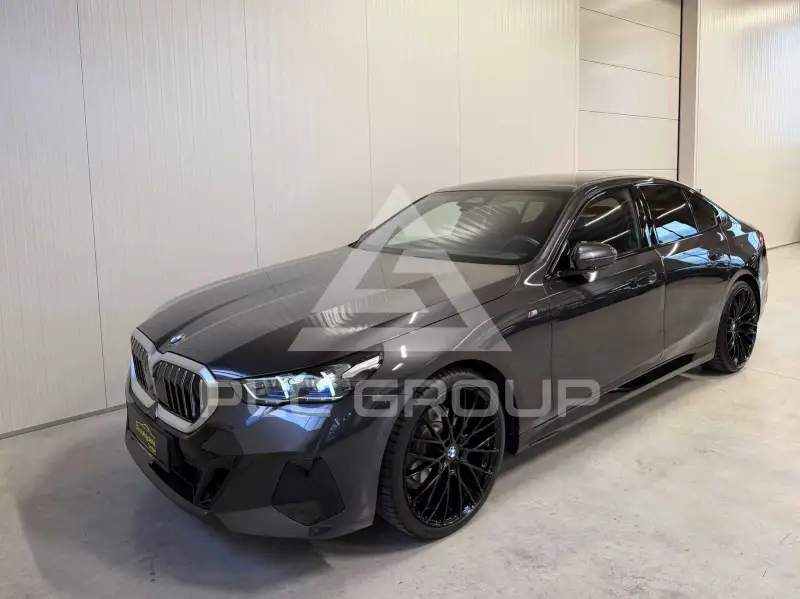 2023 BMW 520