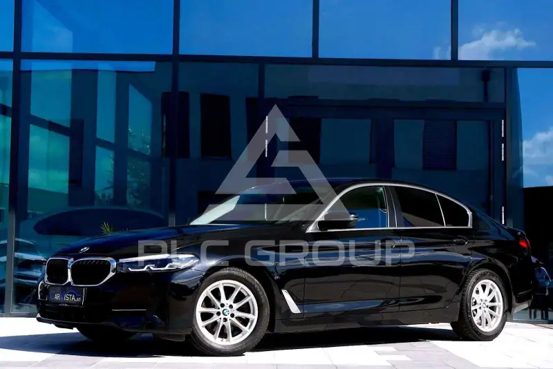 2023 BMW 520
