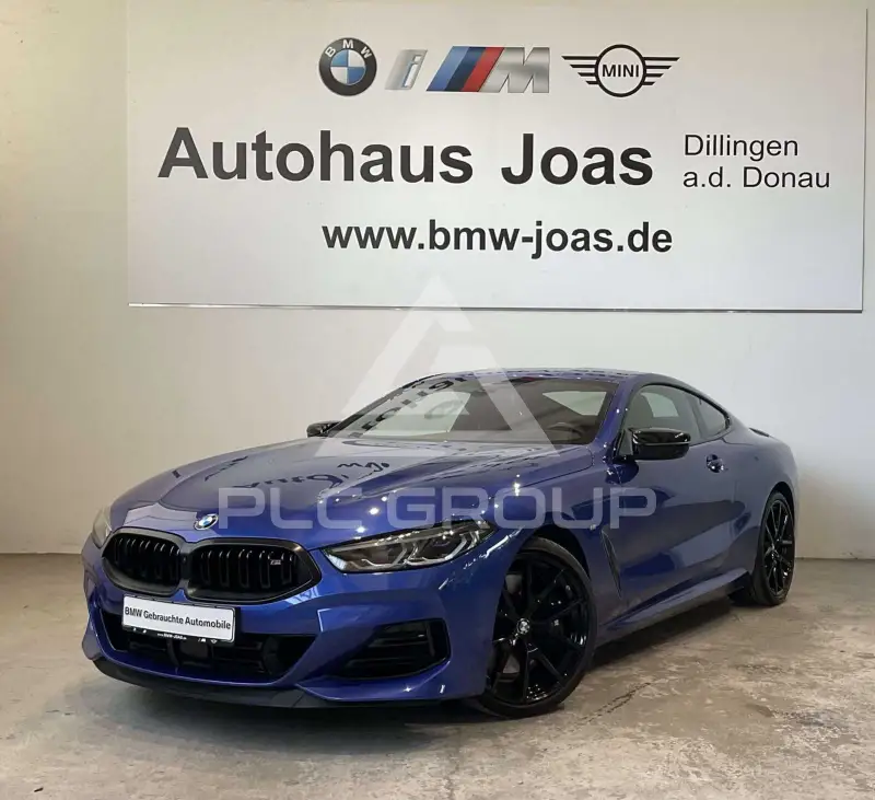 2023 BMW M8