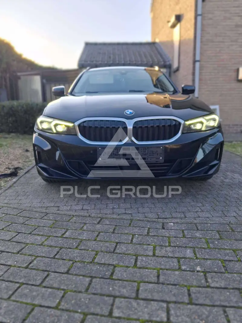 2023 BMW 318