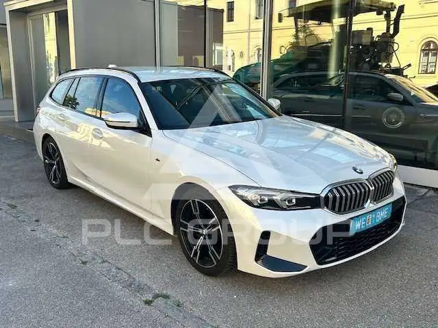 2023 BMW 318
