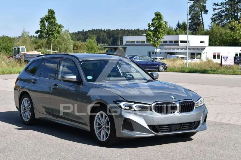 2023 BMW 318