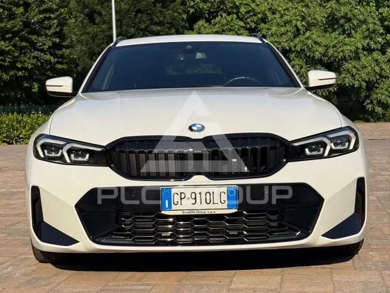 2023 BMW 318