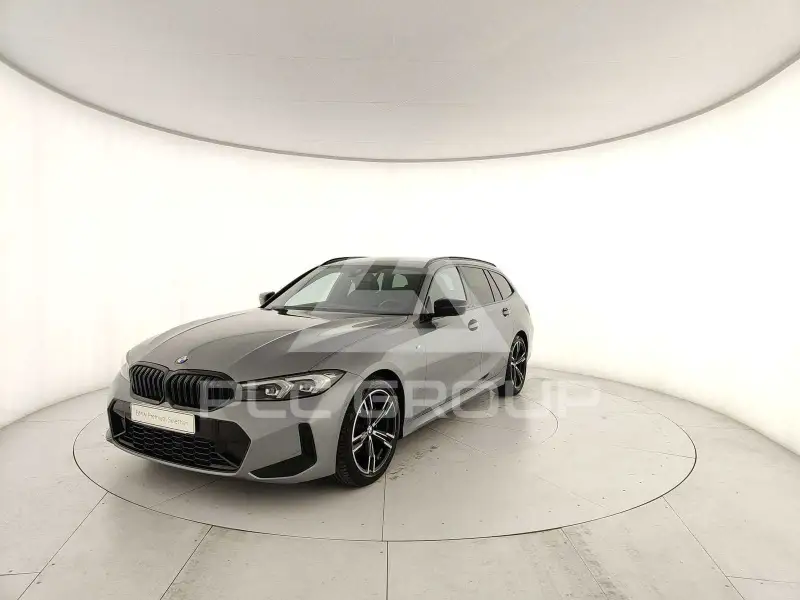 2023 BMW 318