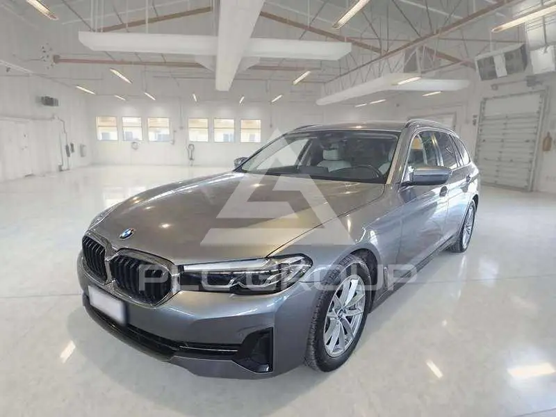 2023 BMW 518