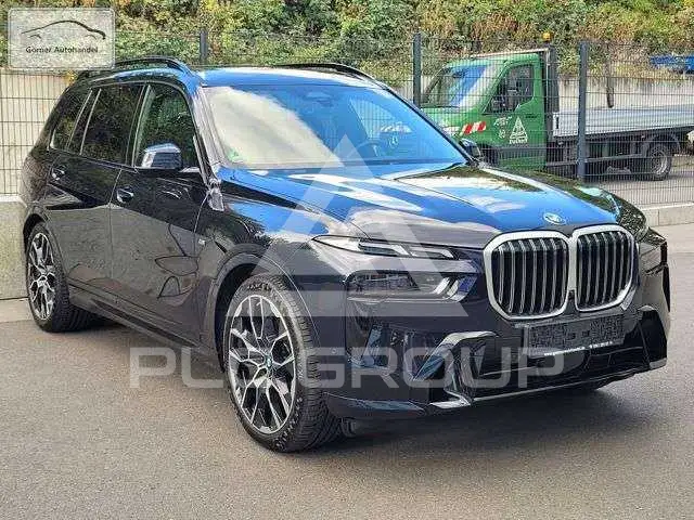 2023 BMW X7