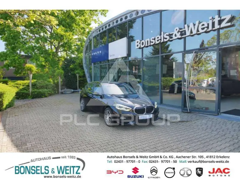 2023 BMW 120