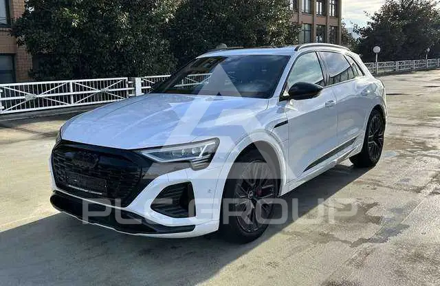 2023 Audi Q8