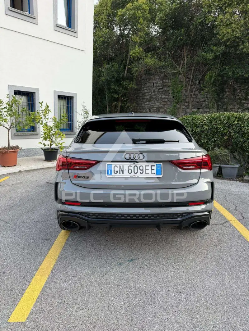2023 Audi RSQ3
