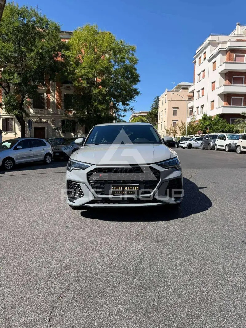 2023 Audi RSQ3