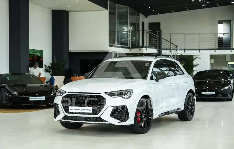 2023 Audi RSQ3