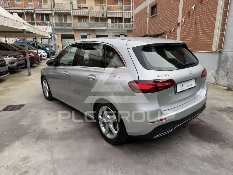 2023 Mercedes Benz B 200