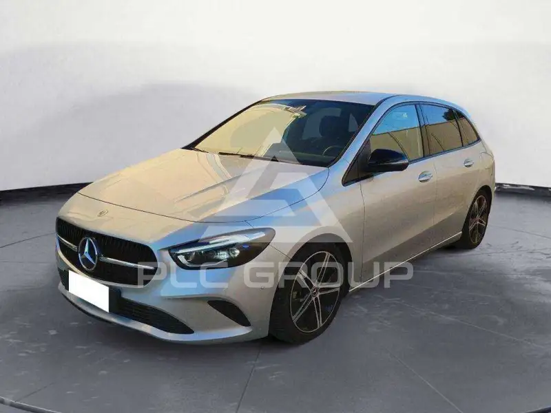 2023 Mercedes Benz B 180
