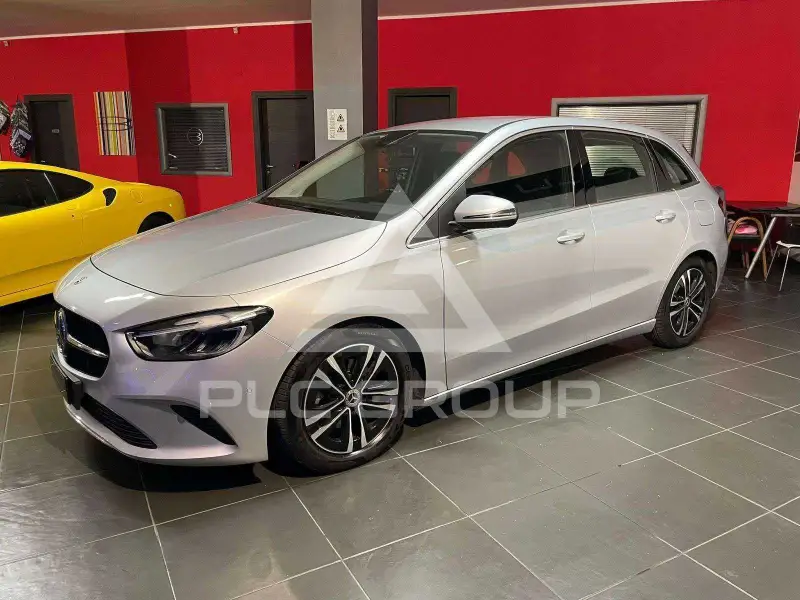2023 Mercedes Benz B 200