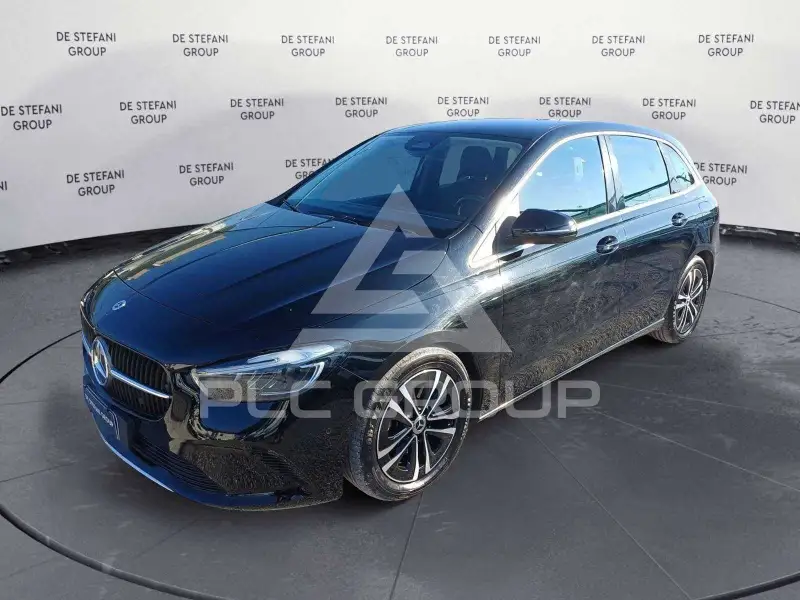 2023 Mercedes Benz B 180