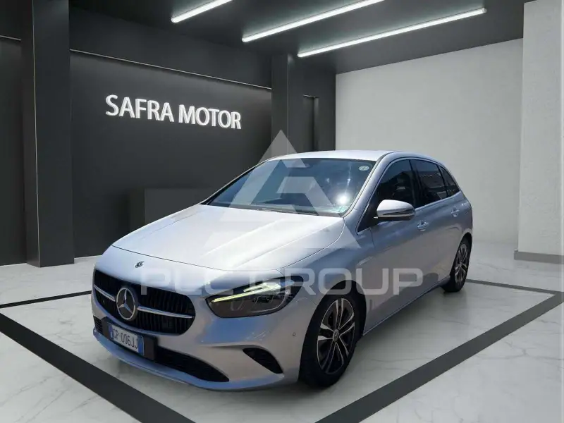 2023 Mercedes Benz B 180