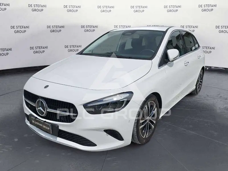 2023 Mercedes Benz B 180