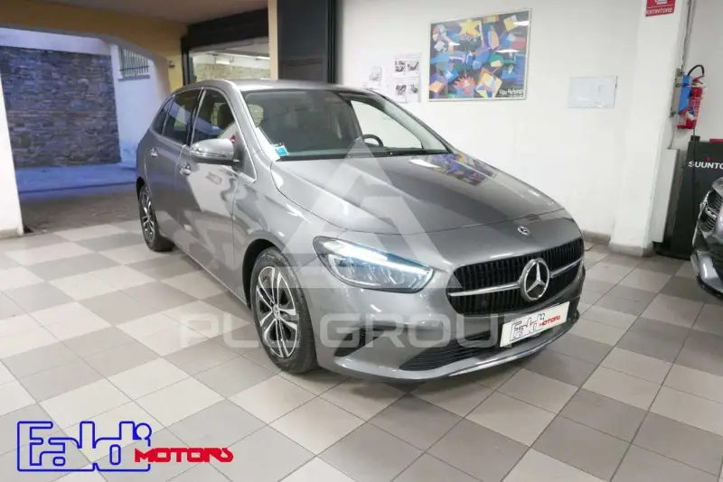2023 Mercedes Benz B 180