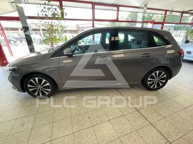 2023 Mercedes Benz B 220