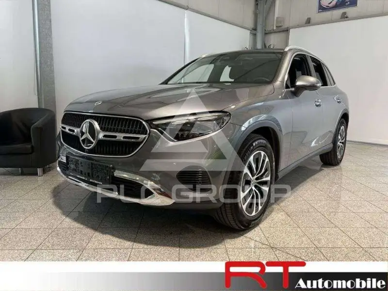 2023 Mercedes Benz GLC 220
