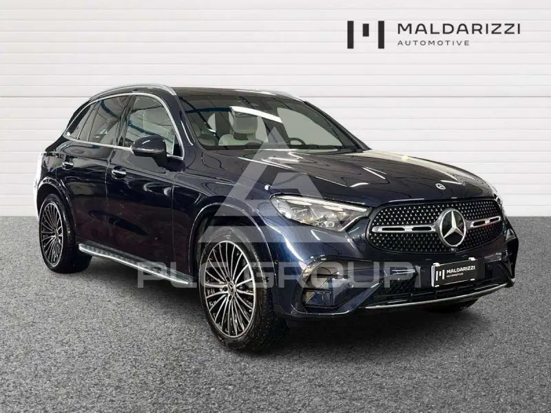 2023 Mercedes Benz GLC 220