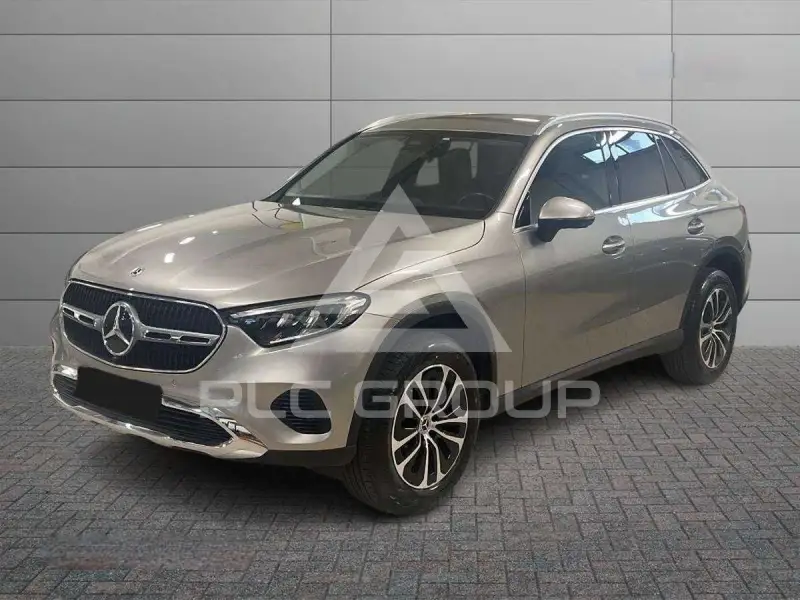 2023 Mercedes Benz GLC 220