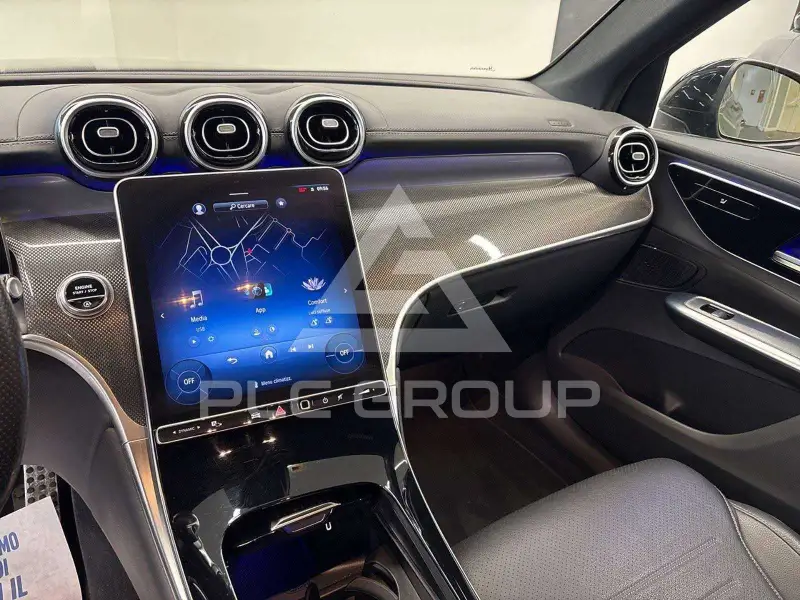 2023 Mercedes Benz GLC 220