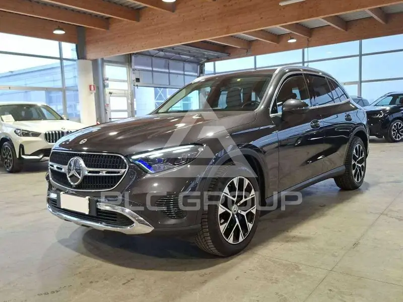2023 Mercedes Benz GLC 220
