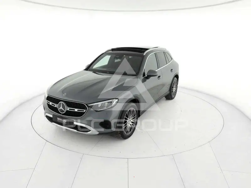 2023 Mercedes Benz GLC 220